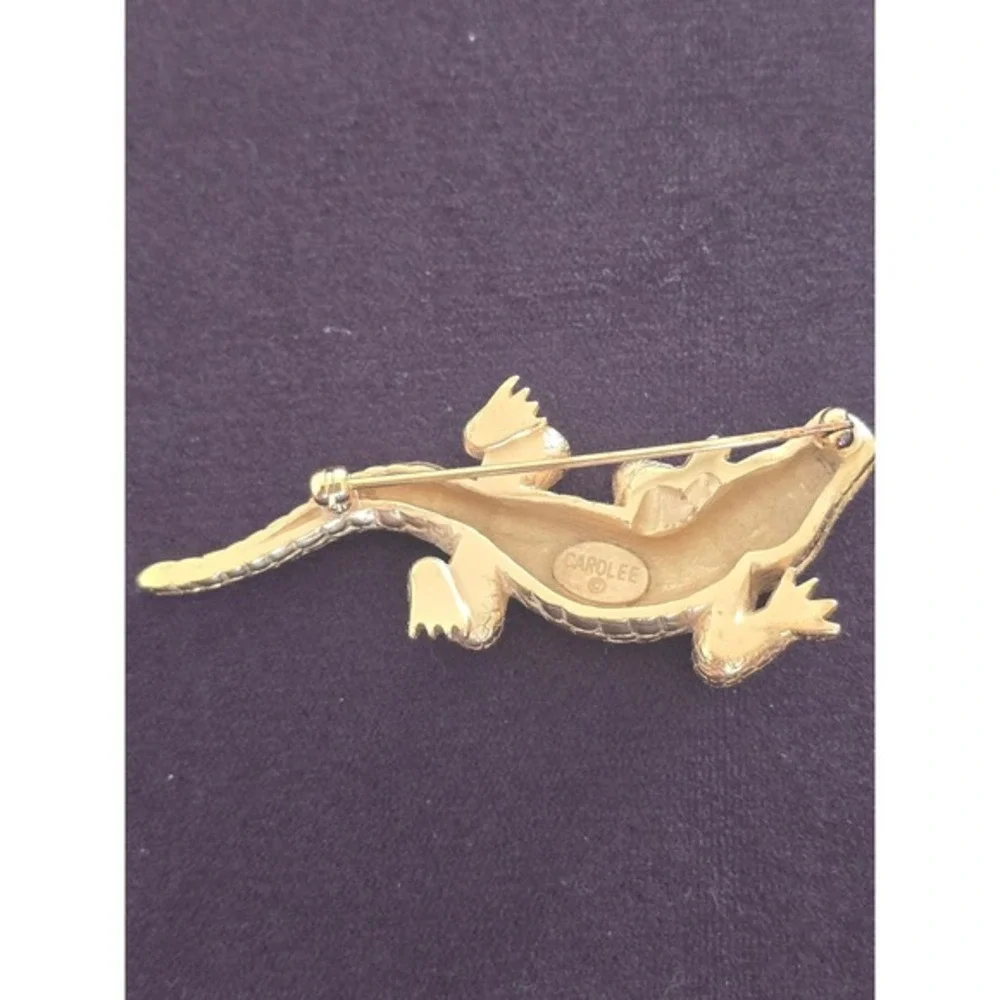 Carolee Vintage Gold Tone Alligator Brooch Green Eye Reptile Figural‎ Pin